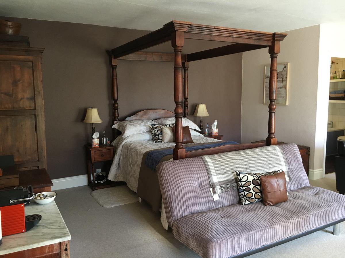 Hotel The Clytha Arms à Abergavenny Extérieur photo