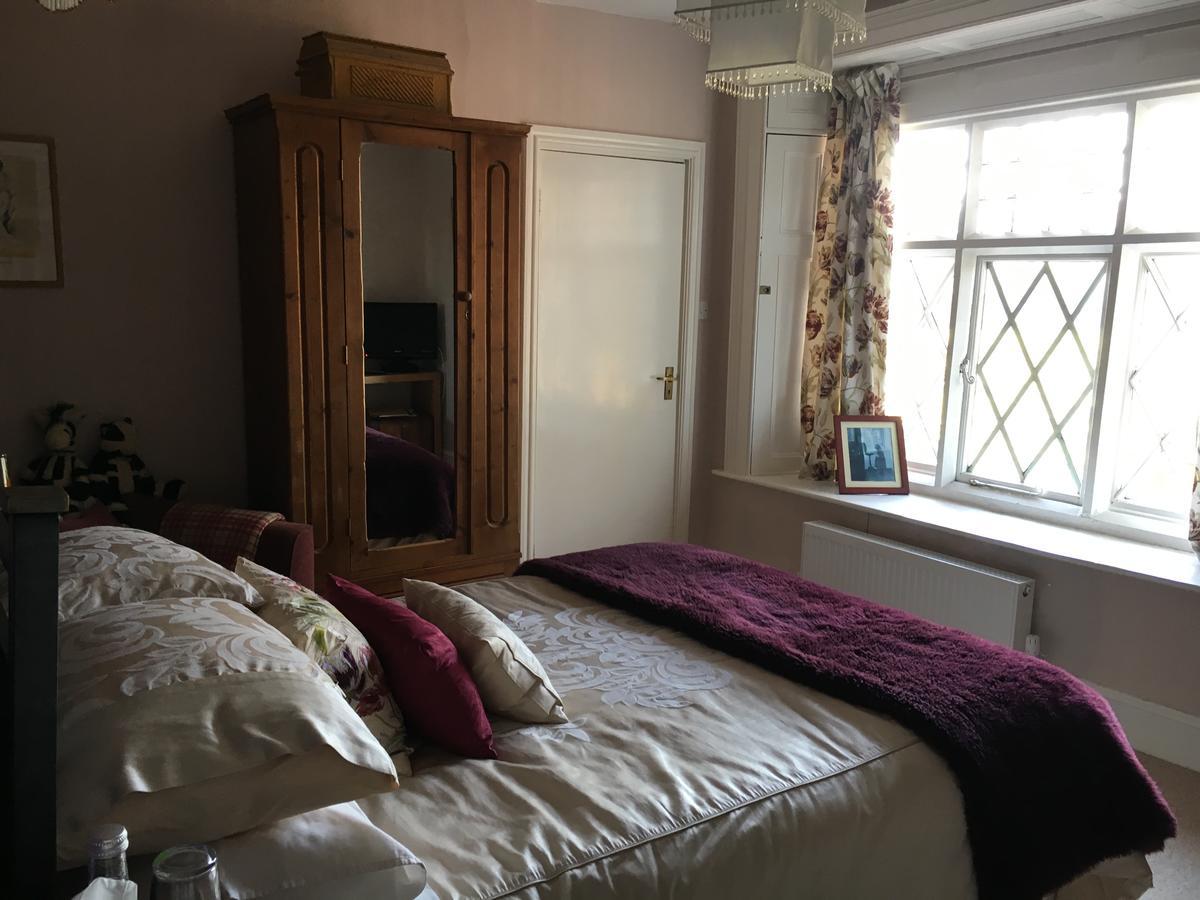 Hotel The Clytha Arms à Abergavenny Extérieur photo